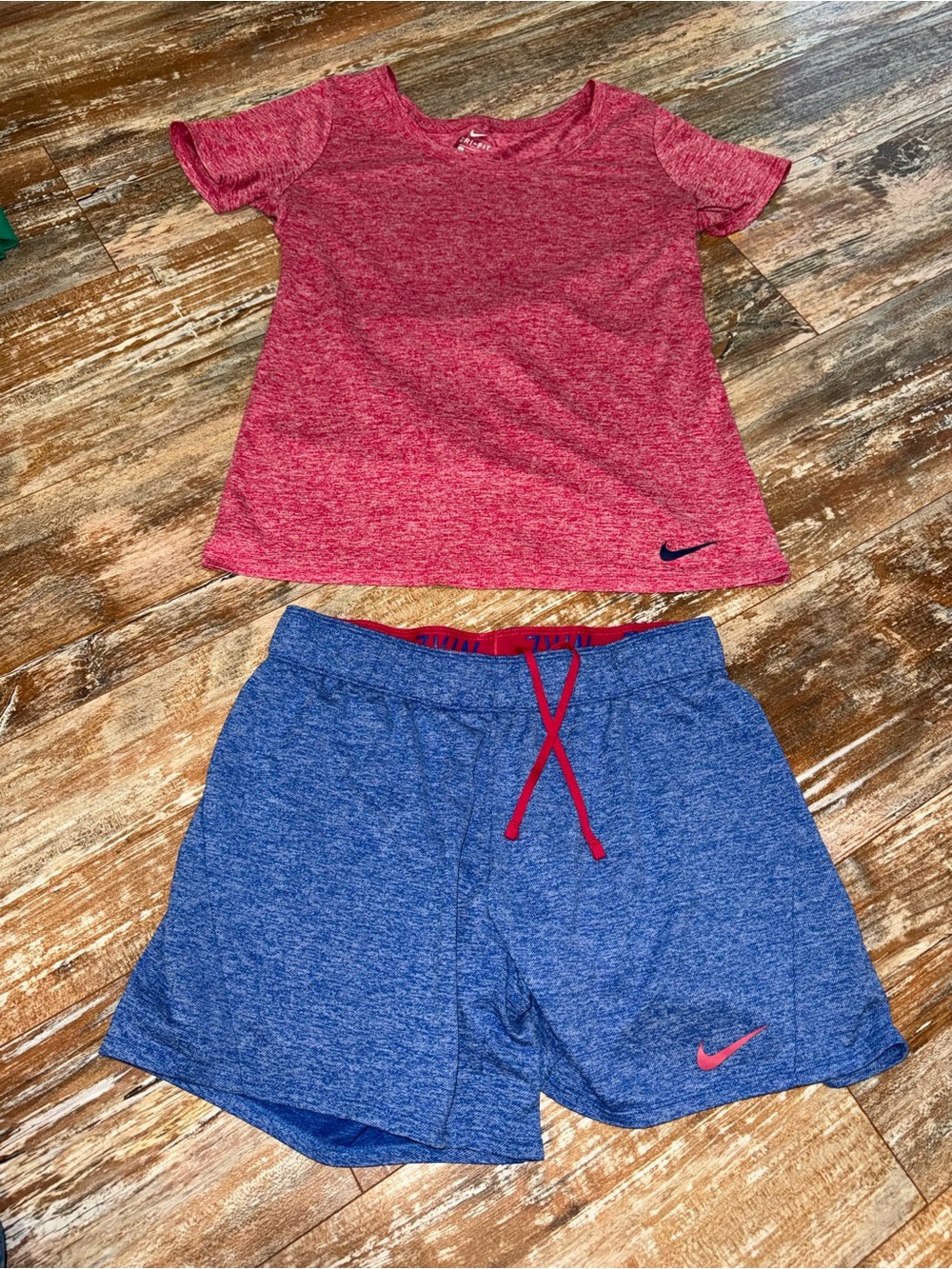 Nike women’s Heather Tee & Athletic Shorts Set